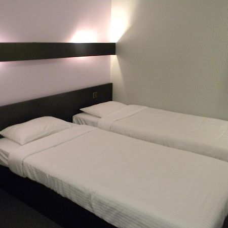 Class-Hotel ปัวติเยร์ ภายนอก รูปภาพ