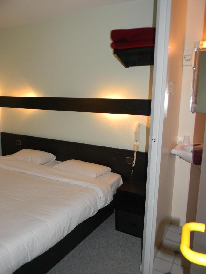 Class-Hotel ปัวติเยร์ ภายนอก รูปภาพ