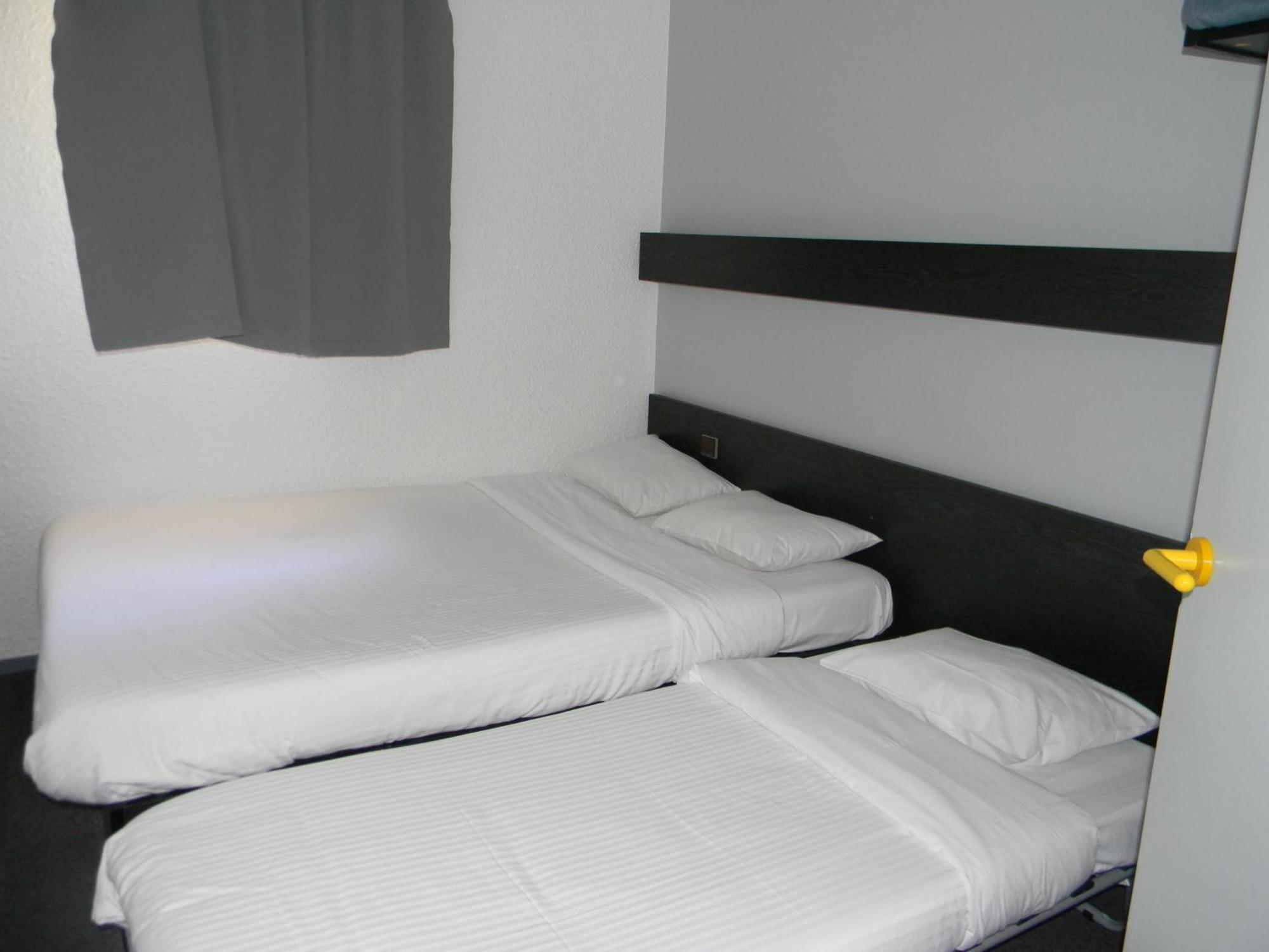 Class-Hotel ปัวติเยร์ ภายนอก รูปภาพ
